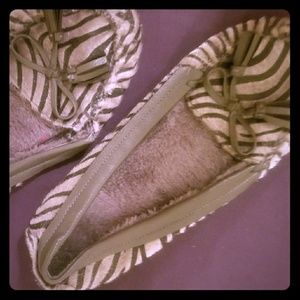 Zebra moccasin/ flat